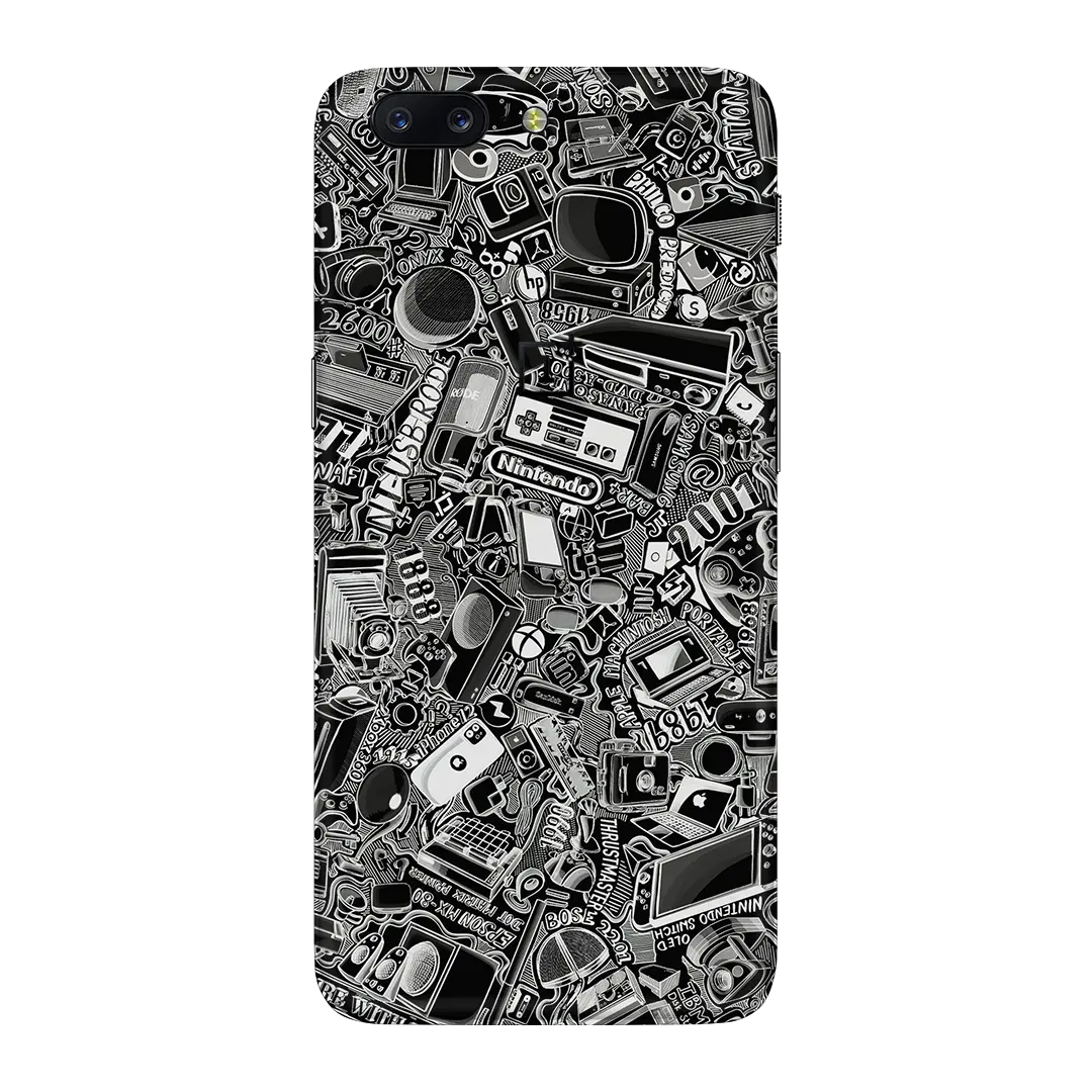 Preload Full Back / Tech Camo Dark